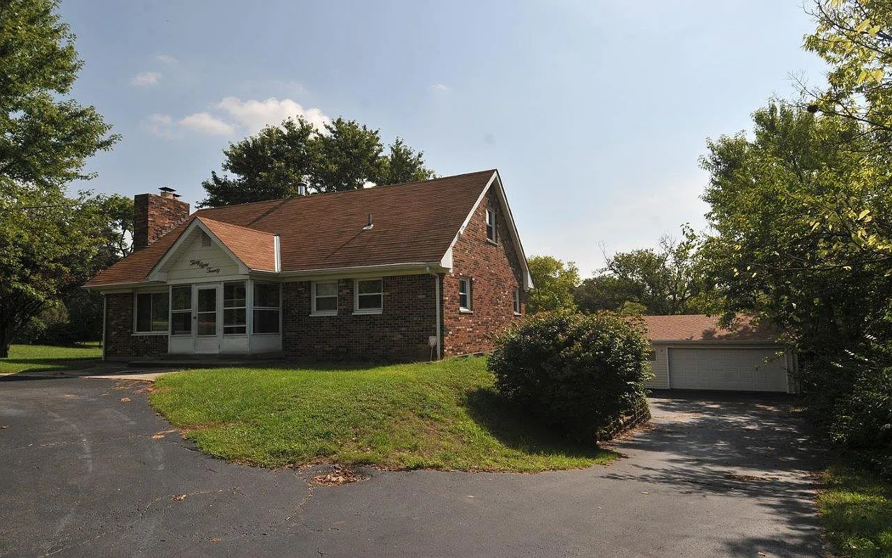 3820 Jacksonburg Rd photo 1