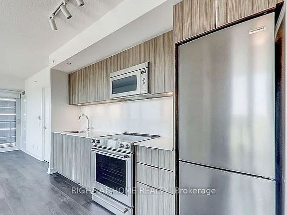 5th image of 30 Samuel Wood Way #904