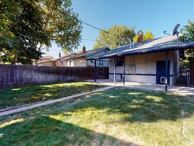 Backyard- great for hosting!