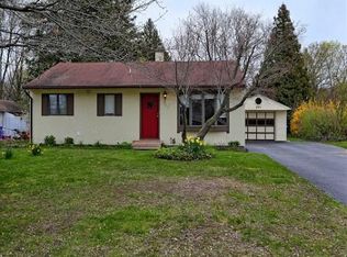 305 Princeton Rd, Webster, NY 14580