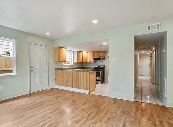 5th image of 410 22nd St #0