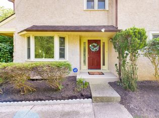 82 Bunker Hill Ct, Wayne, PA 19087