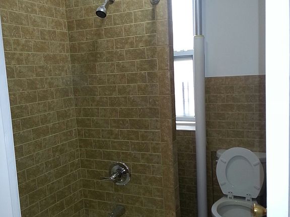 4th image of 2312 31st St #4