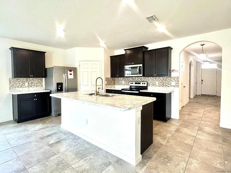 341 SW Ridgecrest Dr — Photo 4
