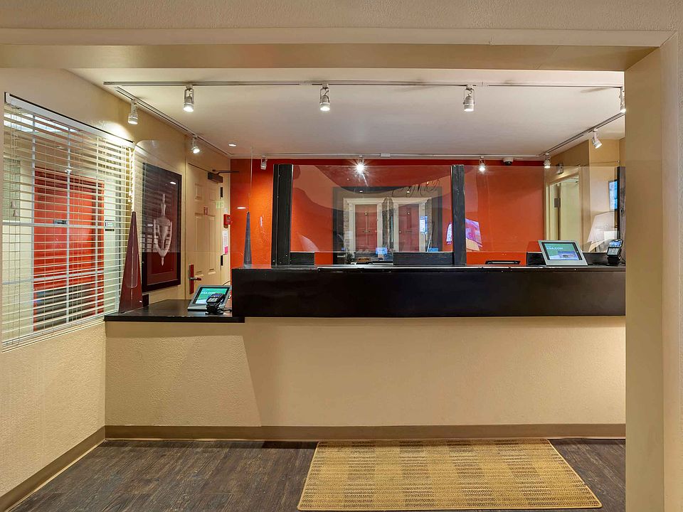 Lobby and Guest Check-in
