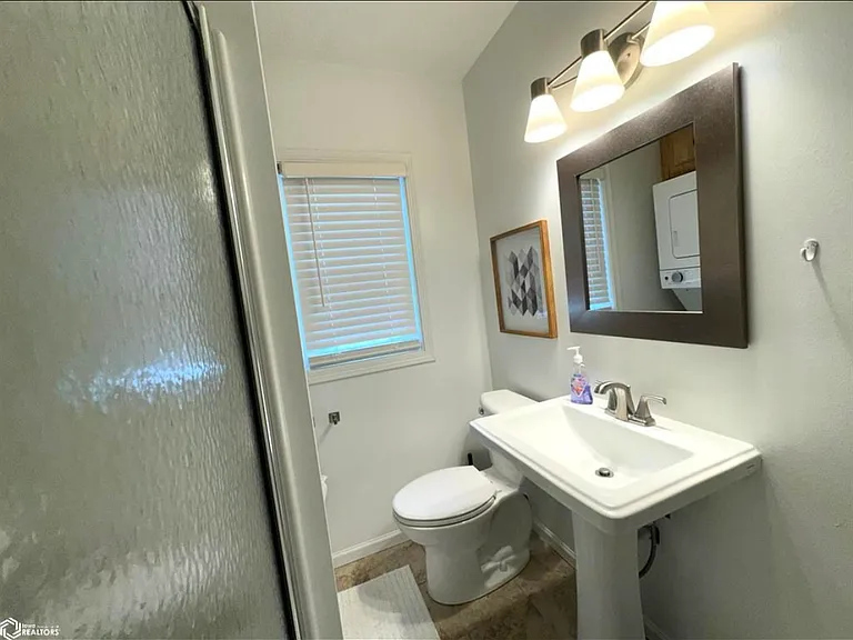 1407 S Shore Dr — Photo 5