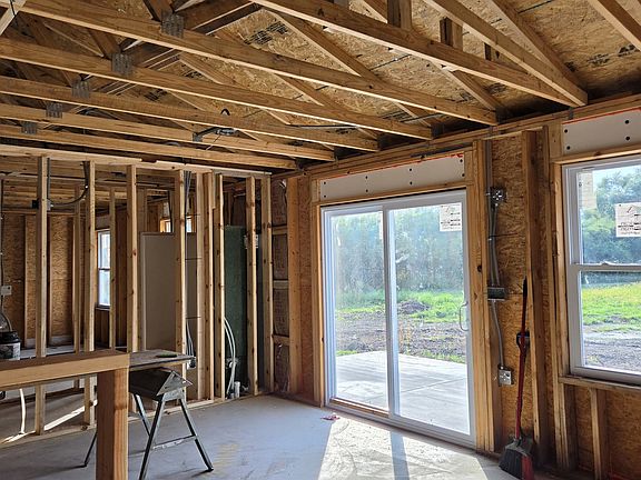 5th image of 1502 Lilac Ln