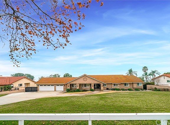 4th image of 10783 Beechwood Dr