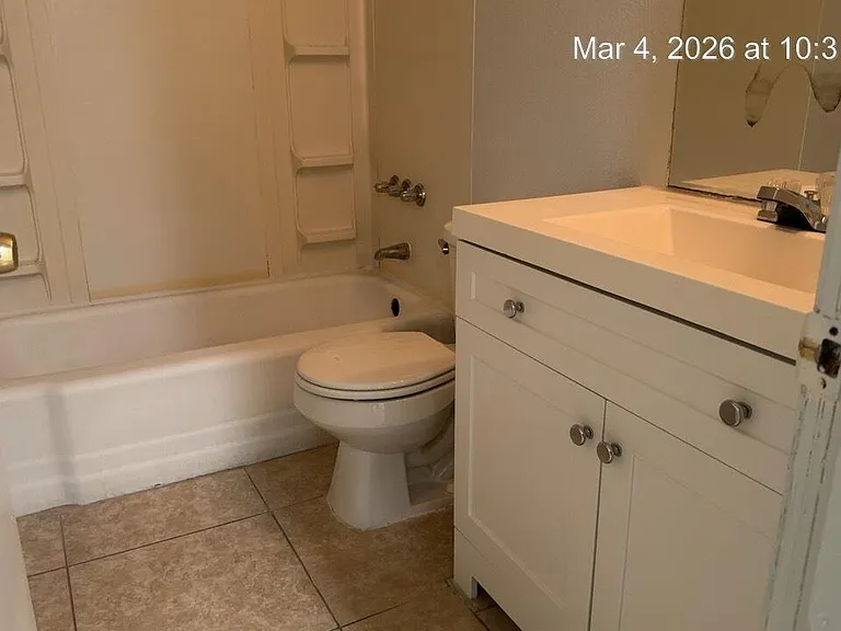 2026 W Cactus Rd #A — Photo 5