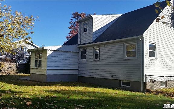 2nd image of 299 N Park Dr