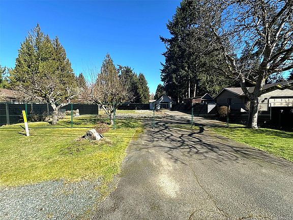 4th image of 1046 Sabine Rd