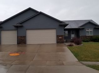 7621 W Loganberry St, Sioux Falls, SD 57106
