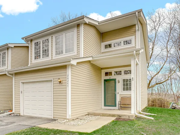 26247 N Green St #2F, Mundelein, IL 60060