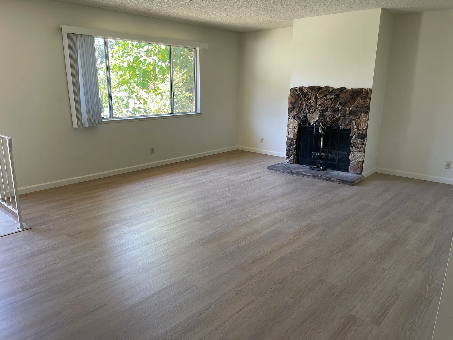 3 bed, 1320 sqft, $3,200 — Photo 3