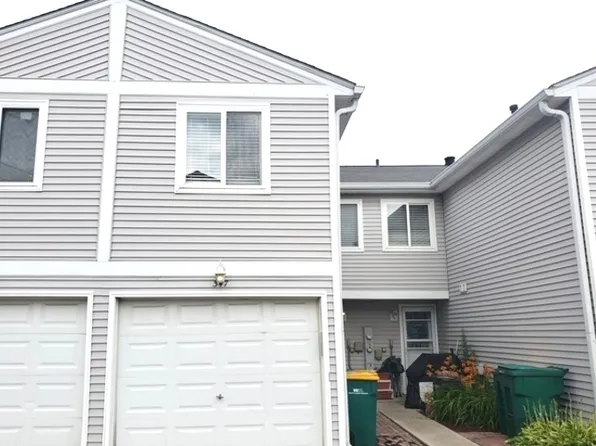 347 Meadow Green Ln, Round Lake Beach, IL 60073