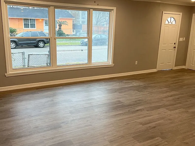 4620 Nichols St — Photo 3