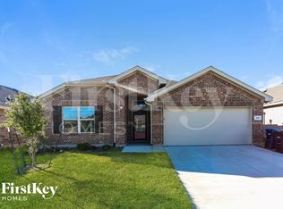 413 Pollyann Trl, Roanoke, TX 76052