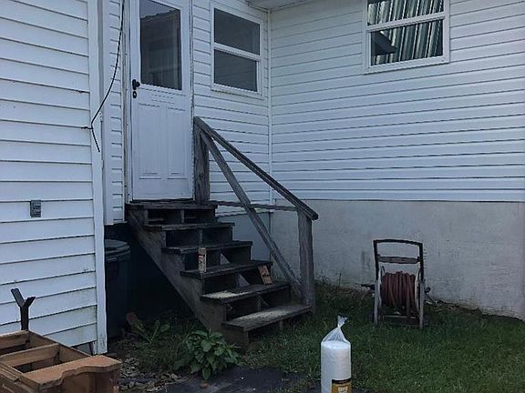 3rd image of 221 Center St