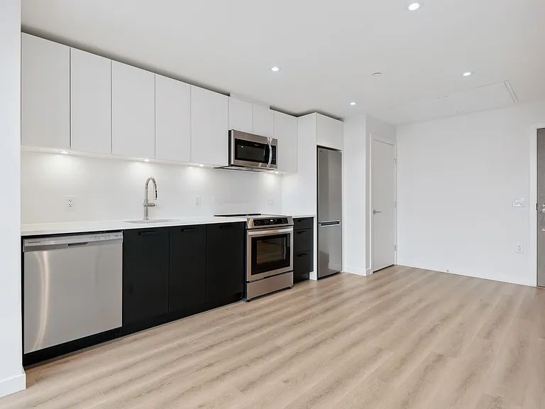 150 Braid St — Photo 30