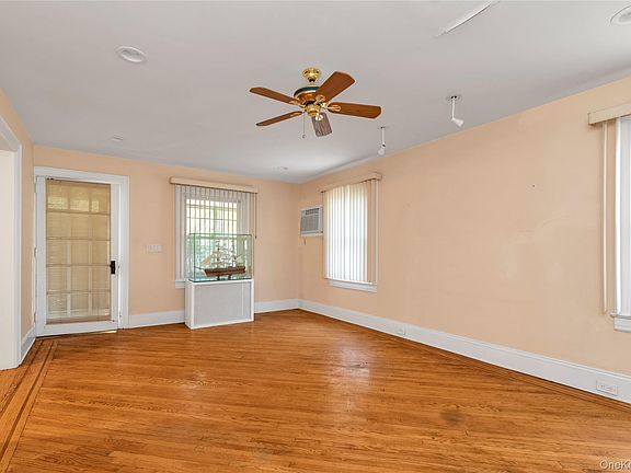 5th image of 63 Oak Street