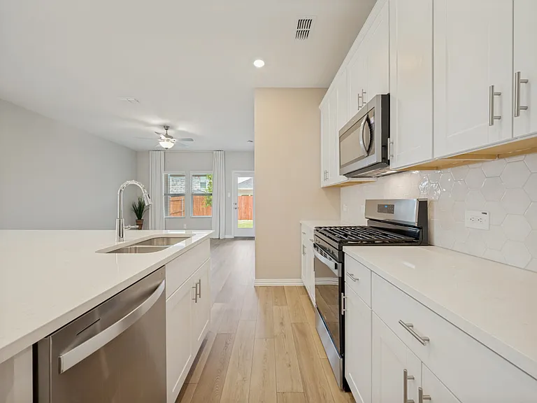 715 Dotty Dr — Photo 13
