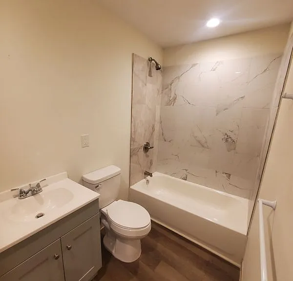 641 Washington St #D — Photo 2