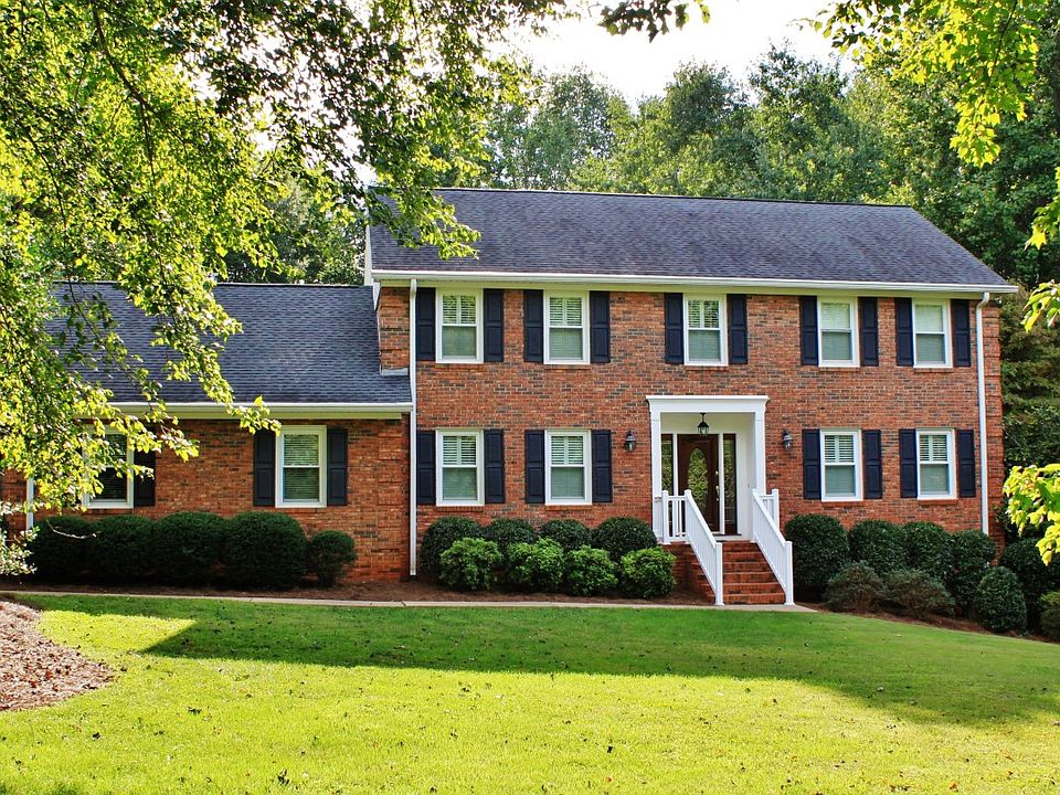 1st image of 100 Woodwind Dr