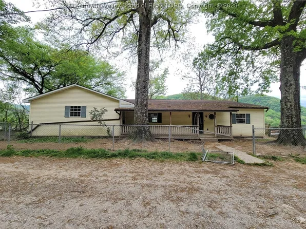 64 Grove Ln, Cedar Grove, WV 25039