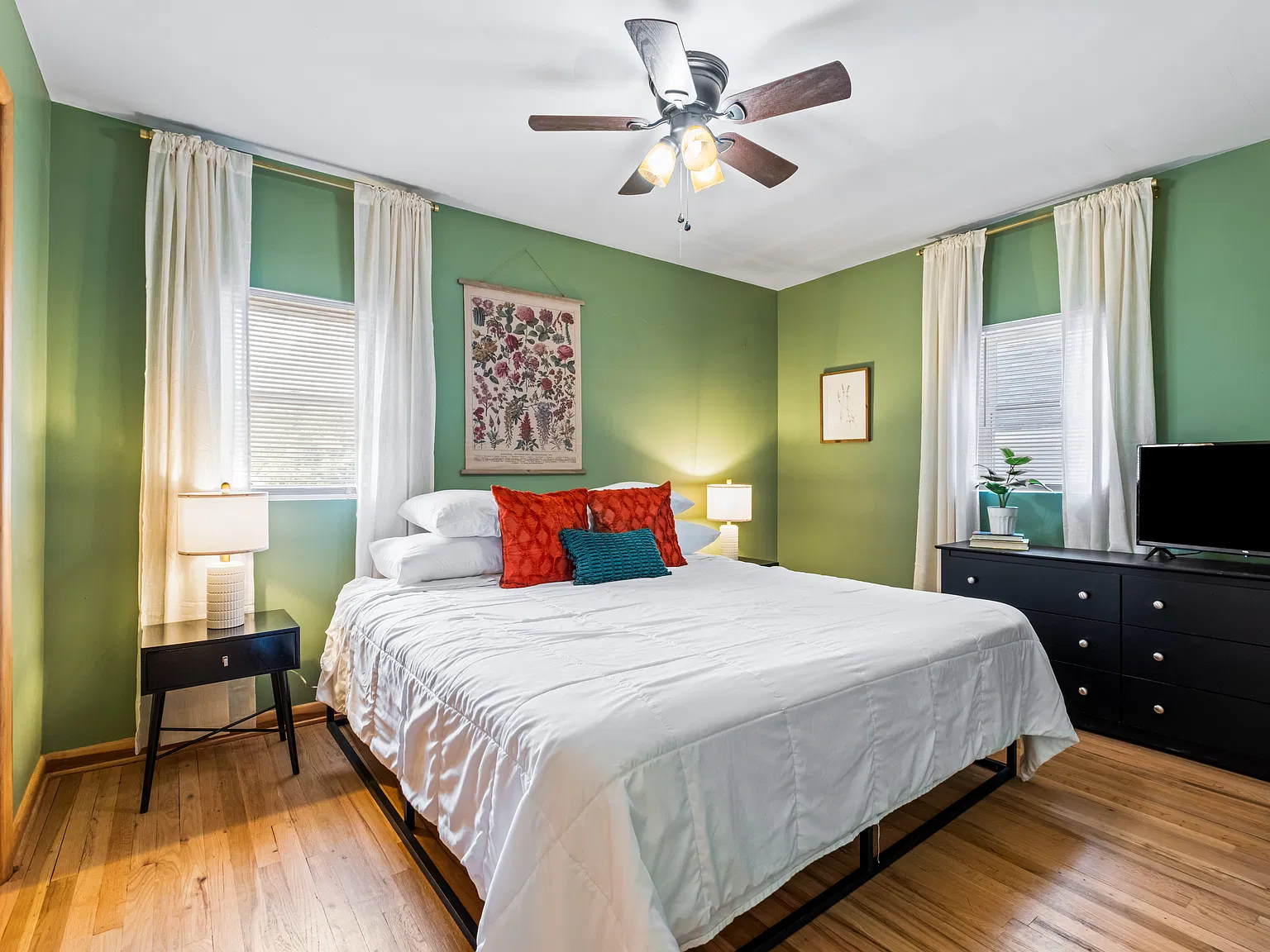 3 bed, 1924 sqft, $3,150 — Photo 4