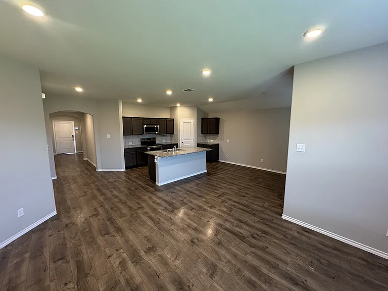 929 Alton Dr — Photo 10