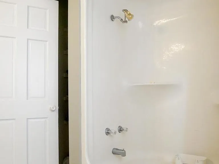 26015 Woodfield Rd — Photo 15