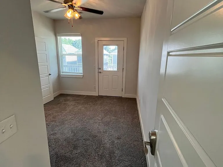 540 S Kickapoo Ave — Photo 31
