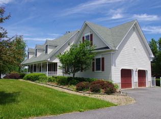 6 Pacesetter Dr, Hampton, NJ 08827