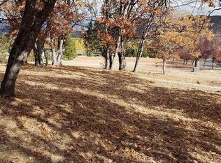 812 Maryhill Cir, Yreka, CA 96097