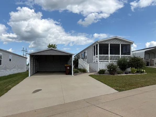 415 Sapphire Cir, Dubuque, IA 52001