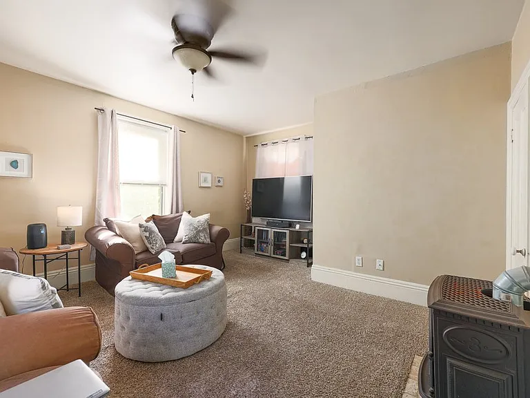131 Elm St #D — Photo 7