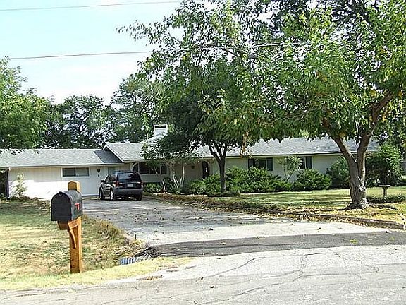 2nd image of 1401 Bart Ln