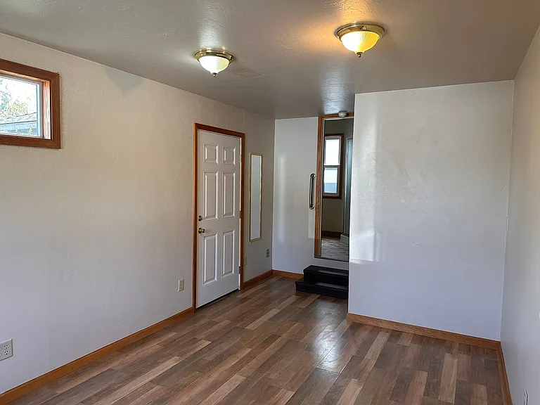 24966 Dunham Ave — Photo 10