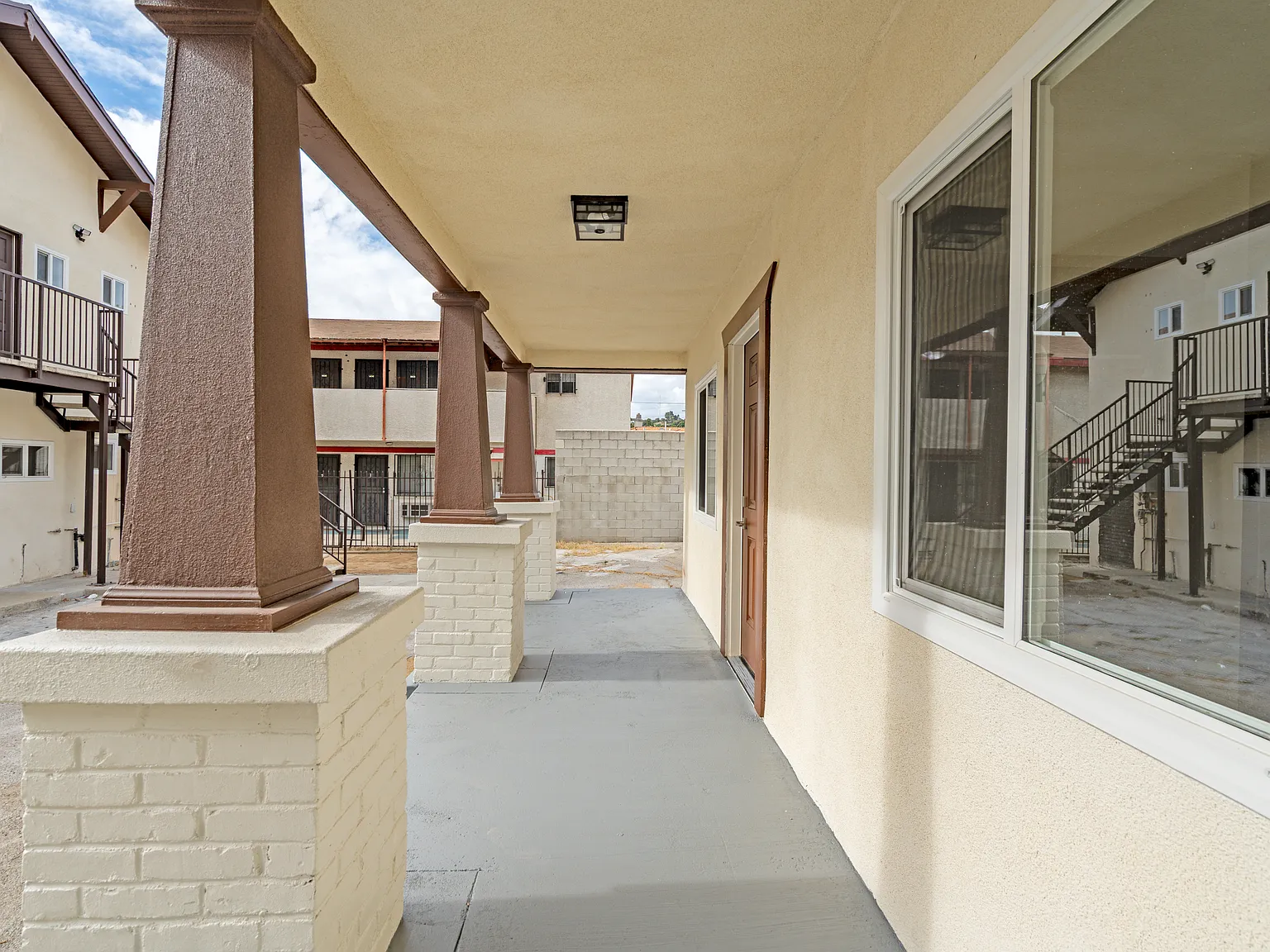 2 bed, 624 sqft, $2,800 — Photo 2