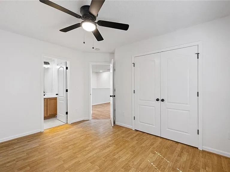 176 Darbys Crossing Ct — Photo 16