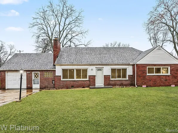 8320 Russell St, Shelby Township, MI 48317