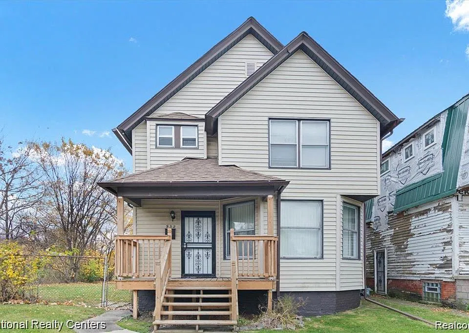 932 E Euclid St