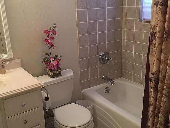 3rd image of 12434 NE 70th Ct