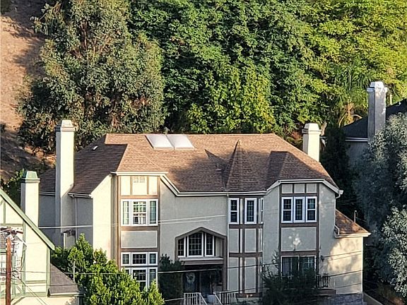 3rd image of 23028 Cass Ave