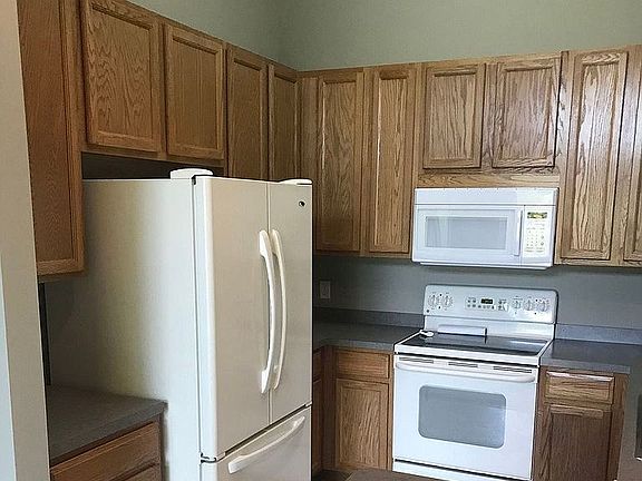4th image of 2214 Saint Johns Cir