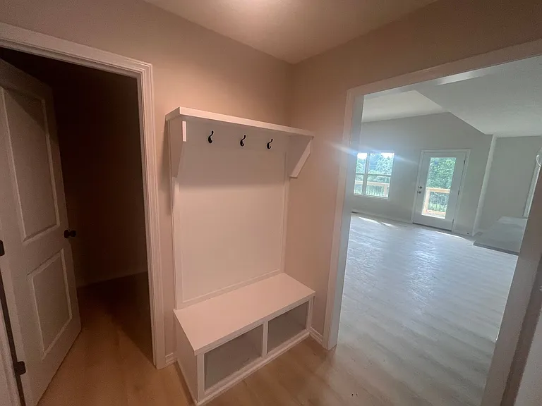 648 W Brook Hollow Rd — Photo 8