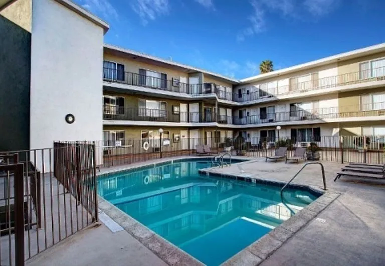 5307 Sepulveda Blvd. — Photo 4