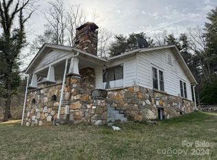 62 Old Bee Tree Rd, Swannanoa, NC 28778