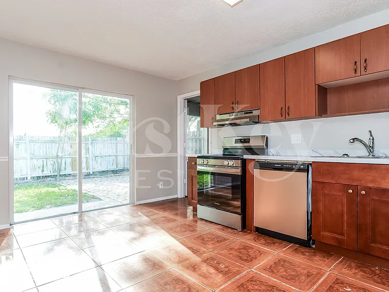 6004 Westfall Rd — Photo 9