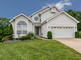 1399 Hunters Hollow Ct, Eureka, MO 63025